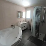 Dans Avec Piscine - A 500m Apartment Sainte-Marie