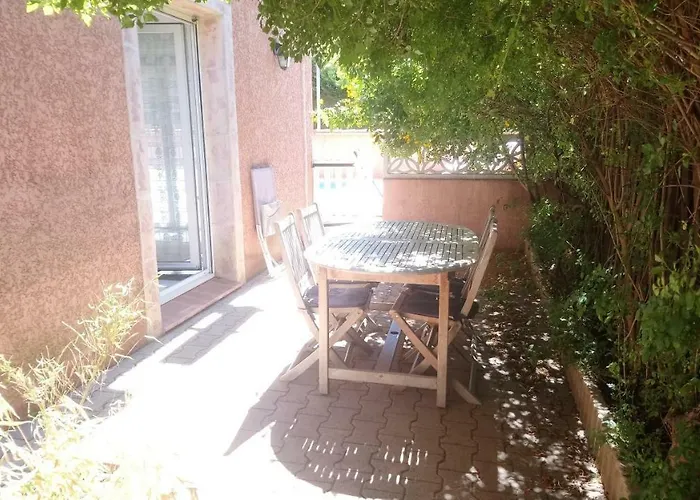 Dans Avec Piscine - A 500m Διαμέρισμα